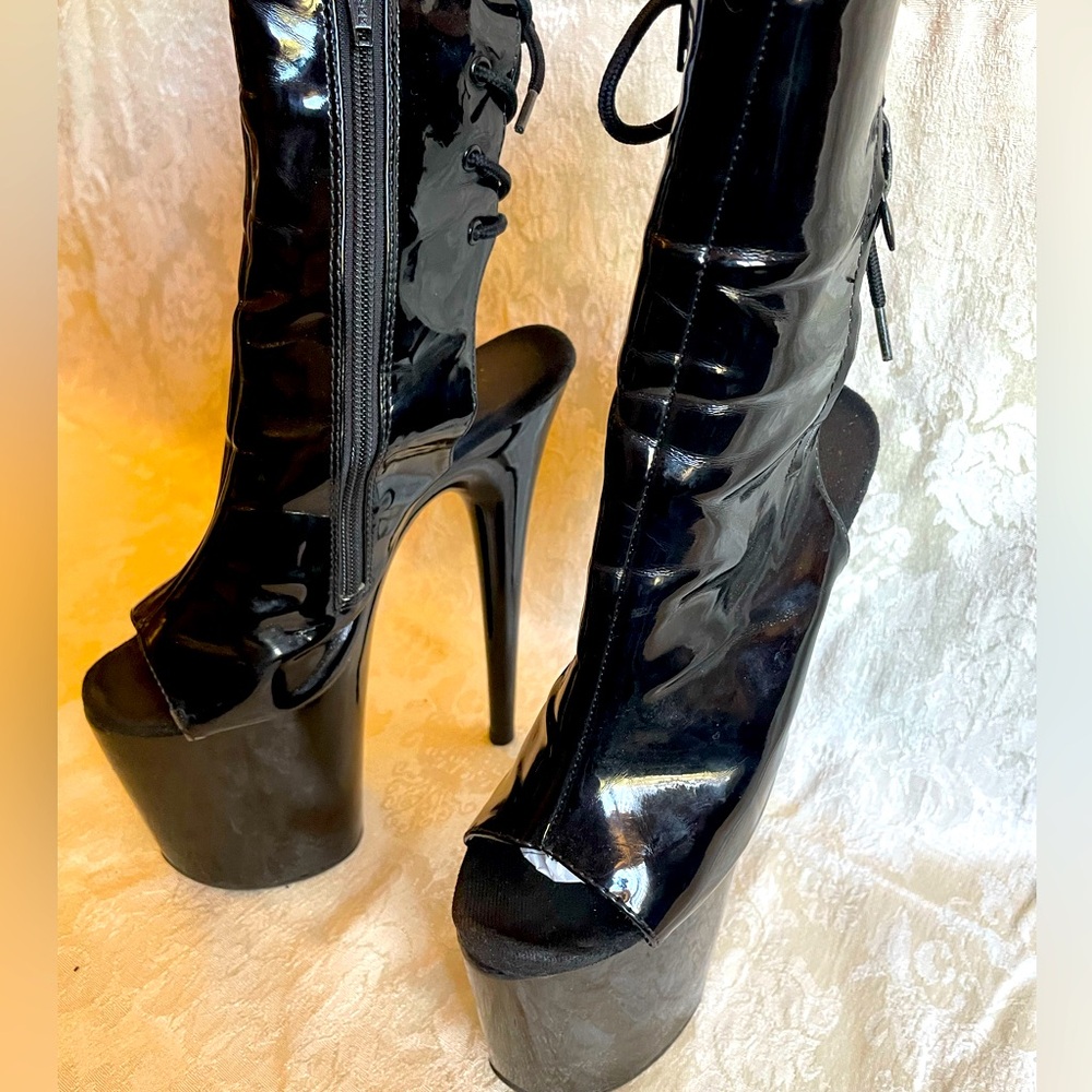7” Pleaser Black Platform peak toe/heel Stiletto Boots